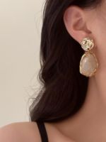 Immagine di Orecchini pendenti con pietre