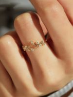 Immagine di Anello con zirconi