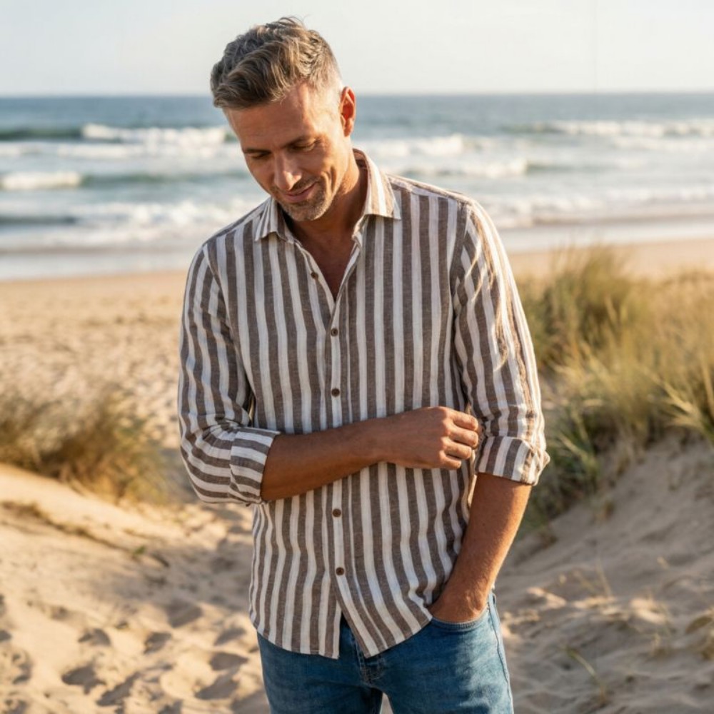 Immagine di Camicia in cotone e lino a righe bianche e marroni 