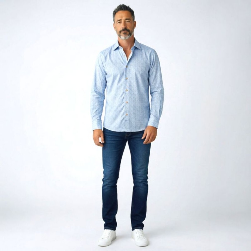 Immagine di Camicia in cotone bianca con fantasia a fiori azzurra