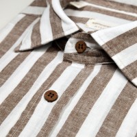 Immagine di Camicia in cotone e lino a righe bianche e marroni 